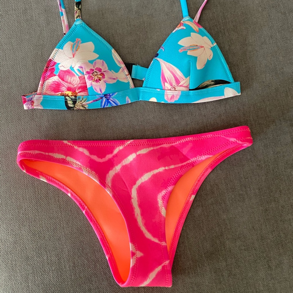 Triangl bathing suit set